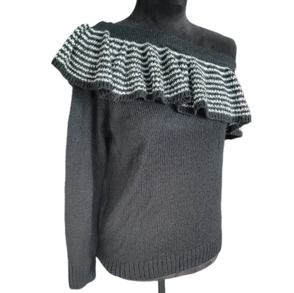 NWT BP. Black & White One Shoulder Ruffe Sweater Size Medium - Picture 4 of 7